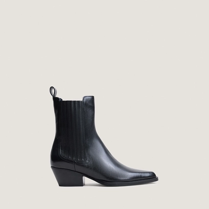 Ankle boots with elastic and pointed toes in black leather | lysandre