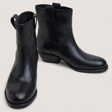Round-toe ankle boots with a bevelled heel black