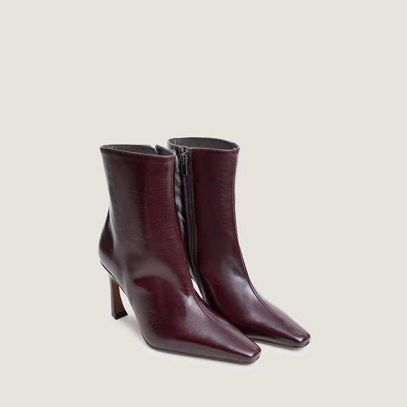 Heeled pointed toe ankle boots in chocolate aged leather | BRONZO