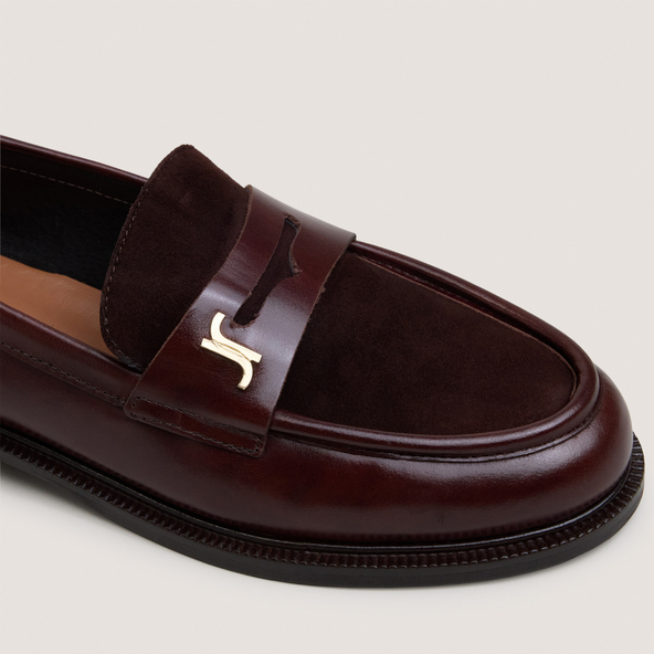 Round-toe monogram loafers in chocolate leather and brown suede | DUEDI