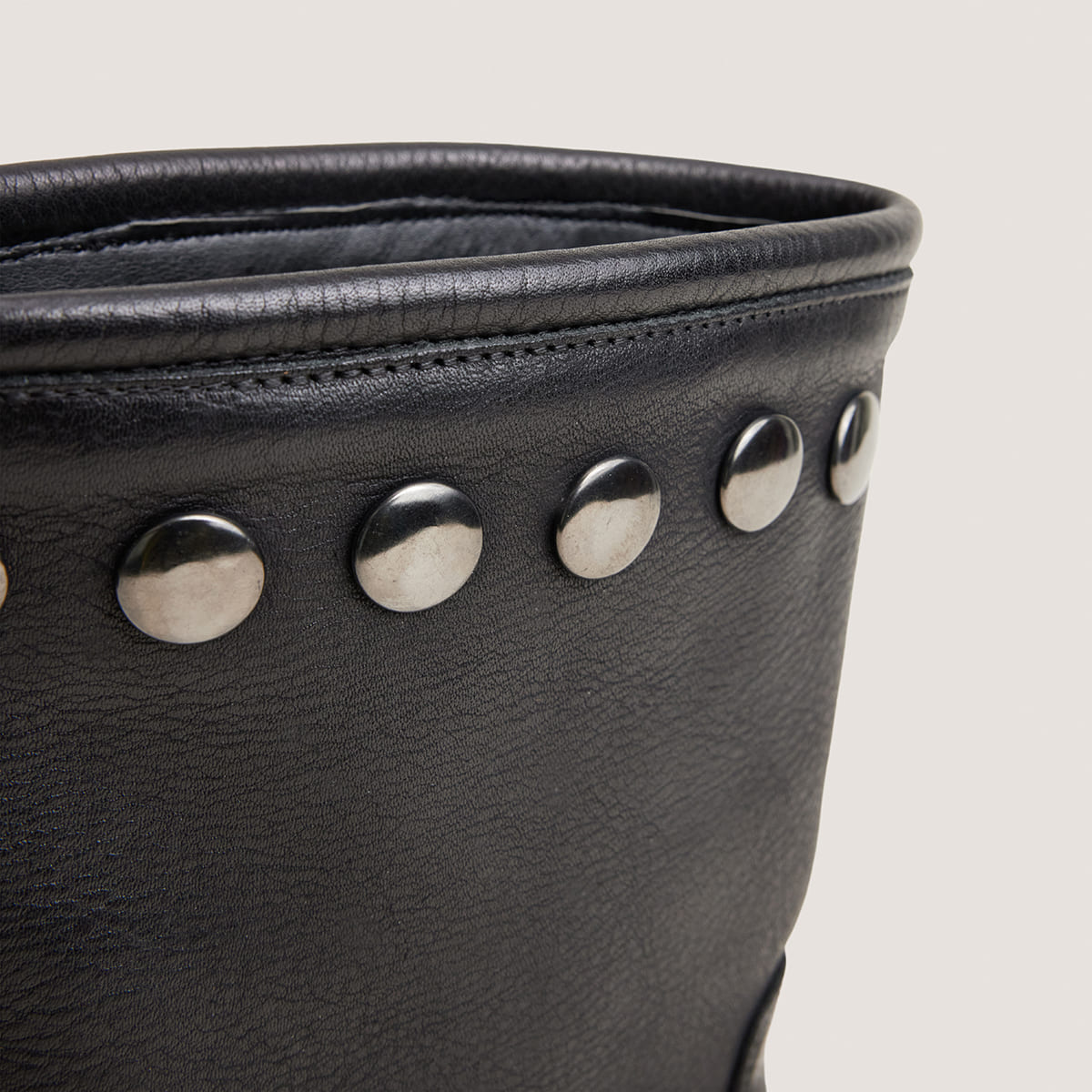 Rivets Lowboots with lug soles black