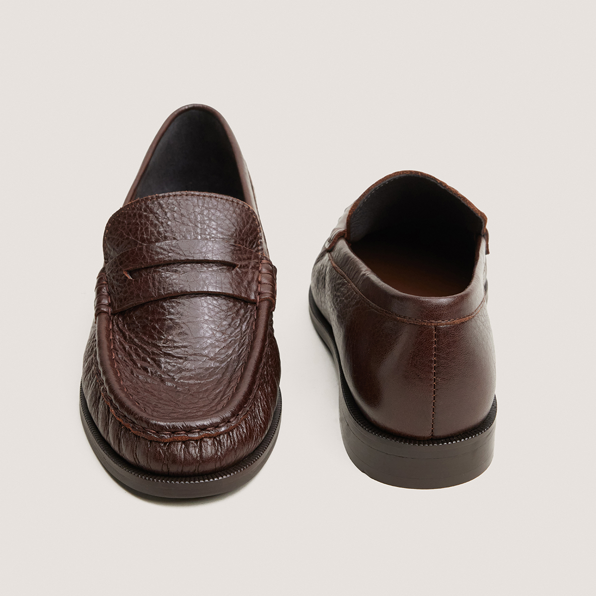 Round toe loafers brown