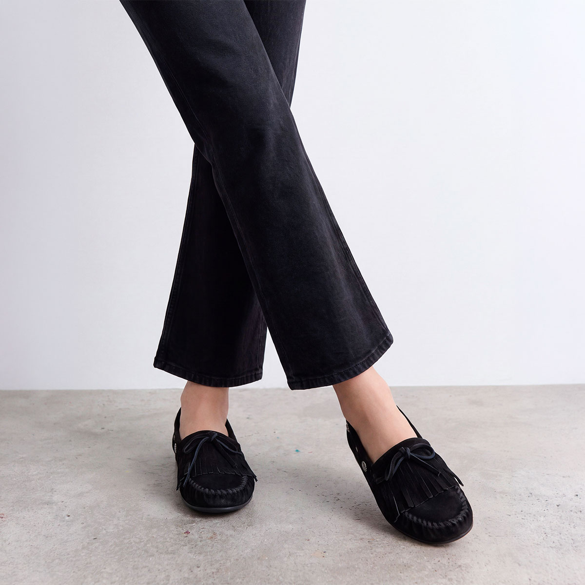 Soft lace-up loafers in black split leather | LOUISON