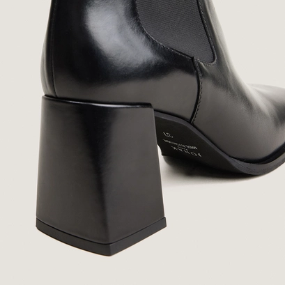 Block heel elastic ankle boots black