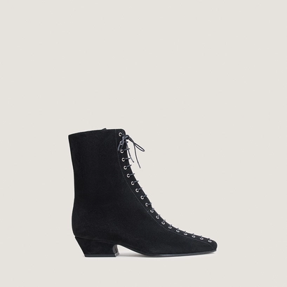 Pointed-toe lace-up ankle boots in black split leather | duomo