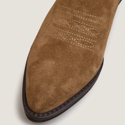 Ankle boots with low heels in tobacco split leather | taly