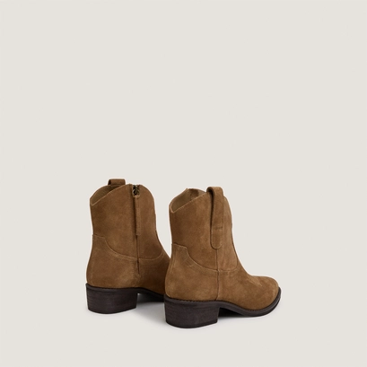 Ankle boots with low heels in tobacco split leather | taly