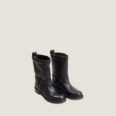 Round-toed boots in black grained leather | rio