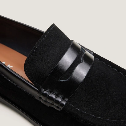 Round-toe loafers in black split leather and black leather | delice