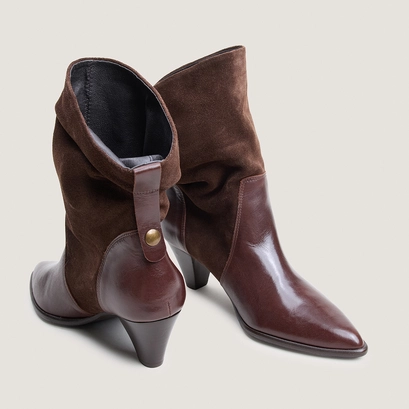 Pointed-toe ankle boots in brown split leather and brown leather | pampa
