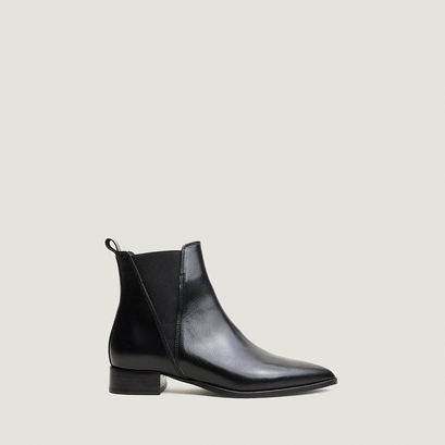 Chelsea boots with heels and pointed toes in black leather | anoka