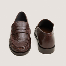 Round toe loafers brown