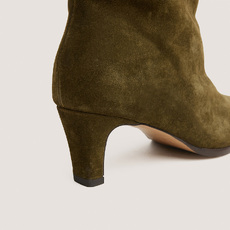 Heeled ankle boots with pointed toes khaki