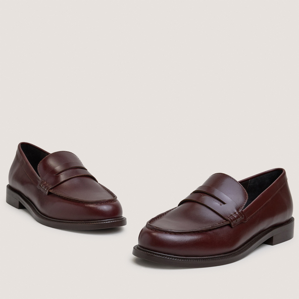 Round-toe loafers in brown leather | DRACULA