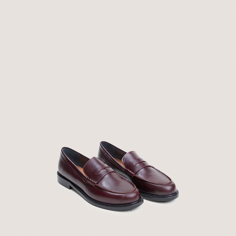Round-toe loafers burgundy