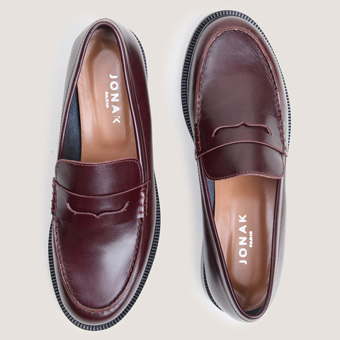Round-toe loafers burgundy