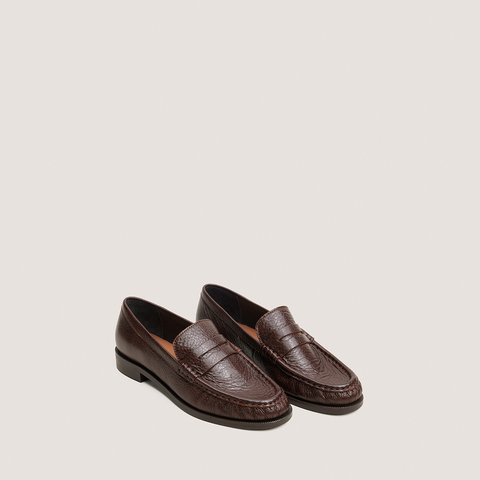 Round toe loafers brown