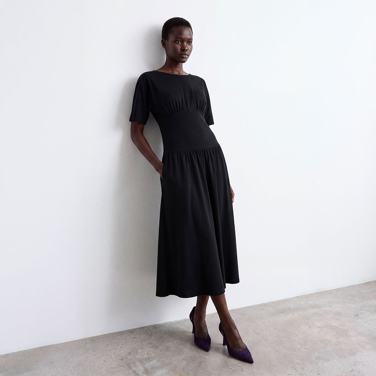 Heeled pointed-toe pumps in purple suede | DEDGAR