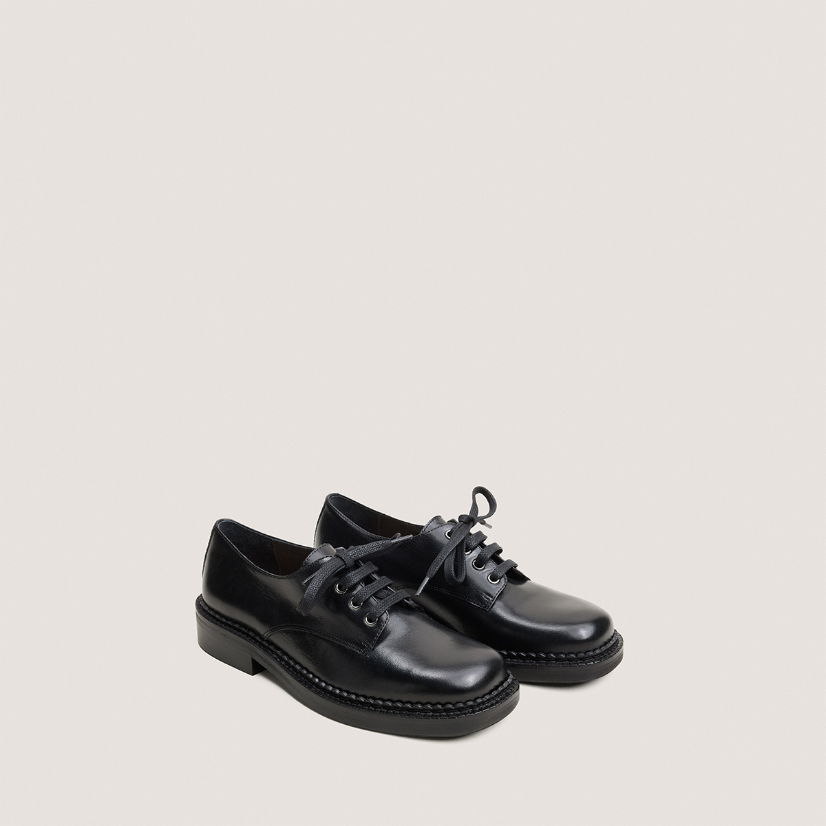 Lace-up derbies black