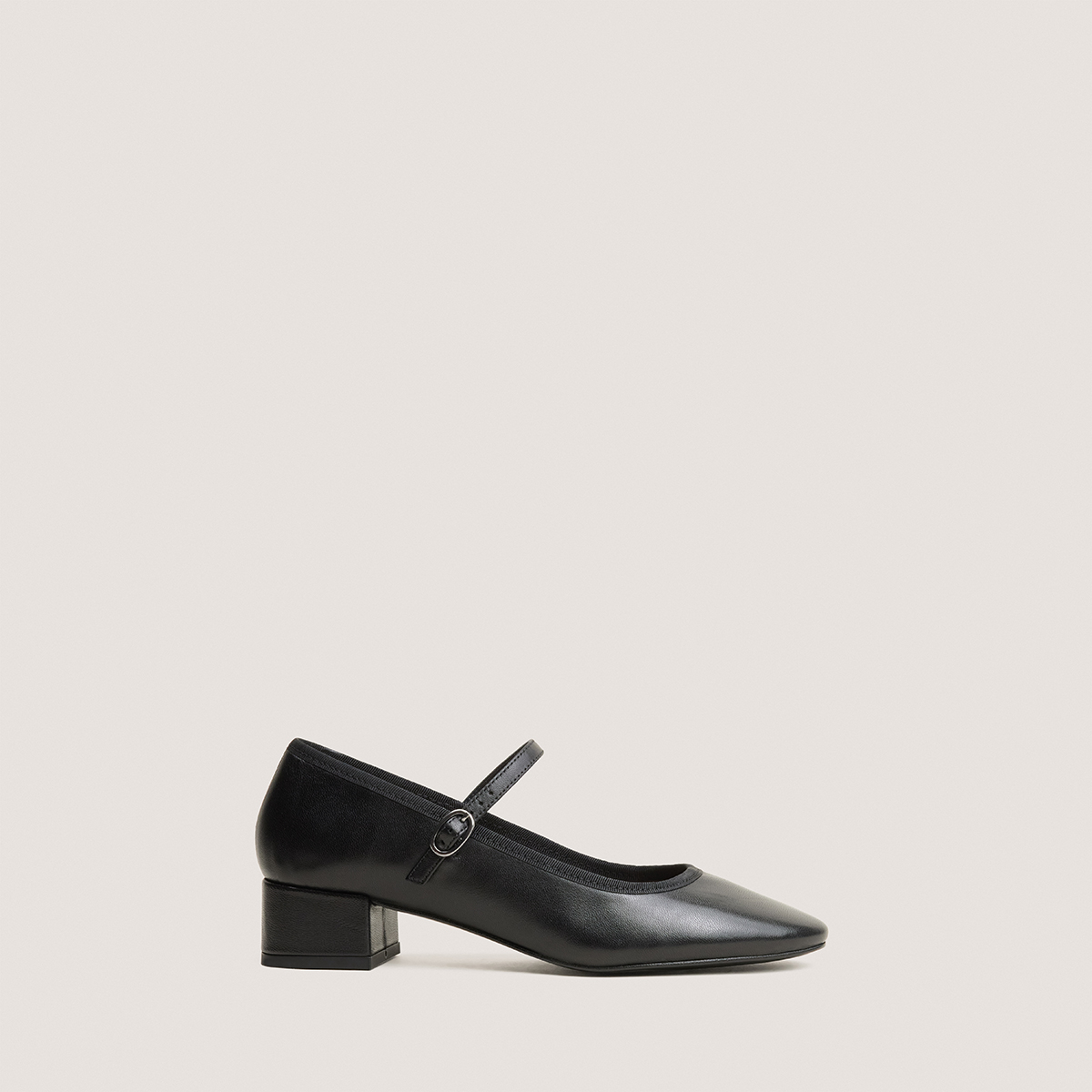 Heeled mary janes black