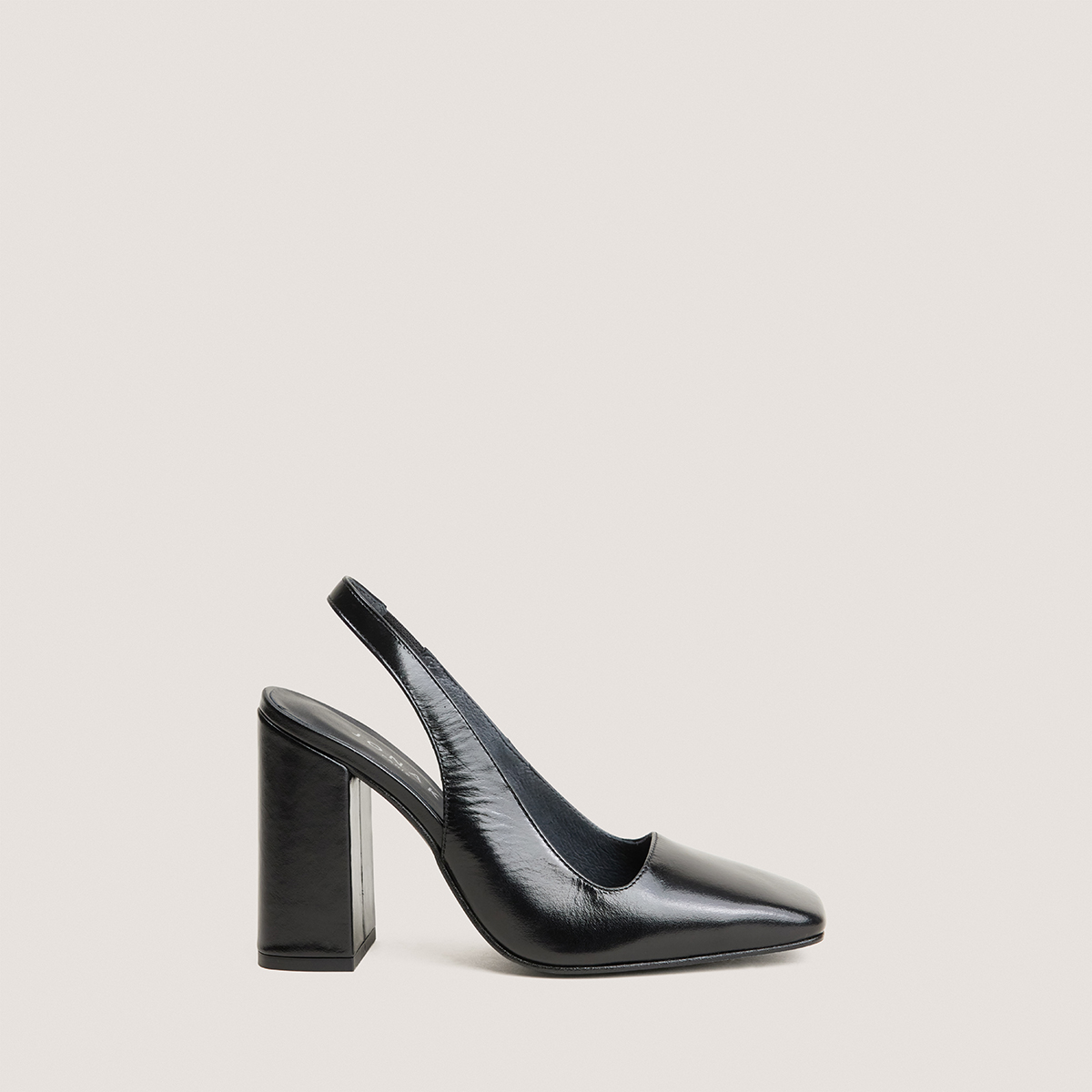 Square-Toe Heeled Pumps black