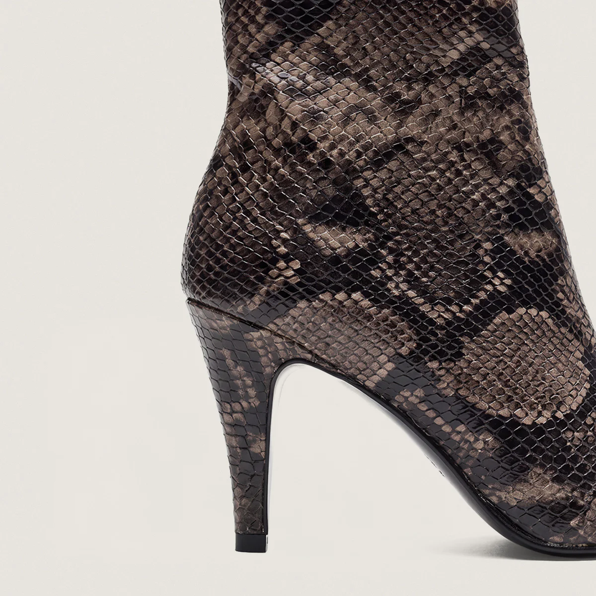 Ankle boots with pointed toes in taupe python-effect leather | DIAPHANE