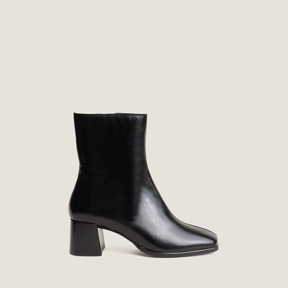 Heeled ankle boots in black leather and black split leather | vipo
