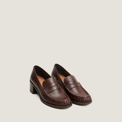 Heeled loafers in brown grained leather | delicieux