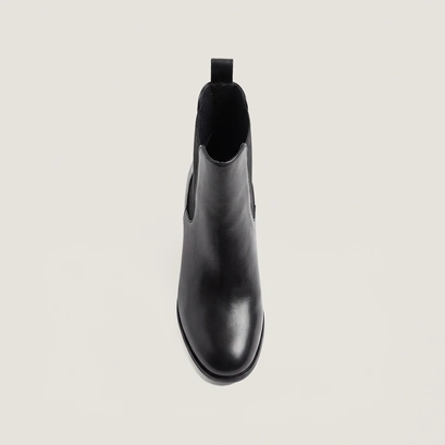 Lowboots with round toes in black leather | dibre