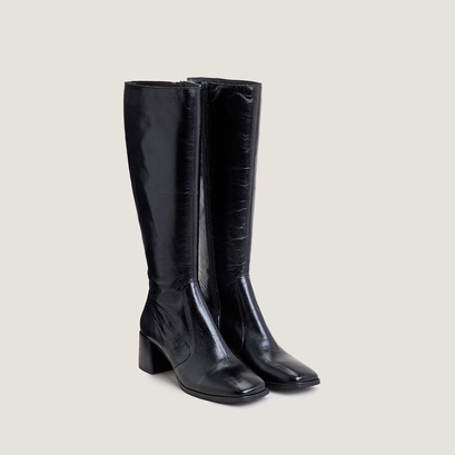Boots with square toes in black aged leather | argentine