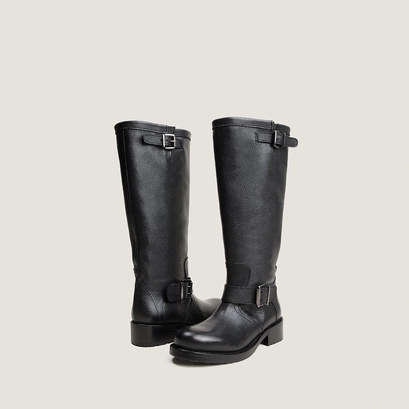 Boots with round toes black
