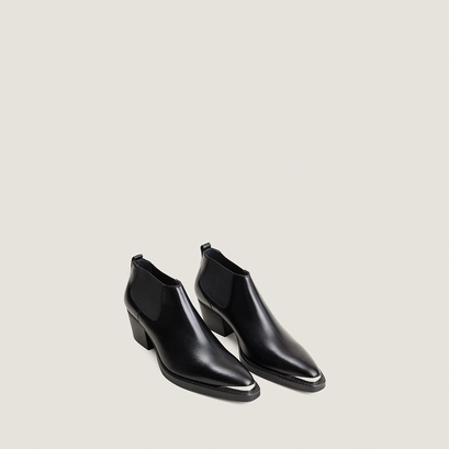 Lowboots with pointed toes black