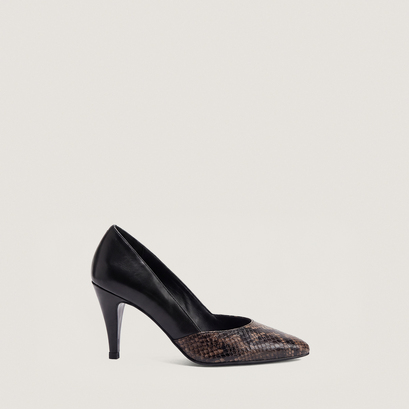 Pumps with pointed toes taupe