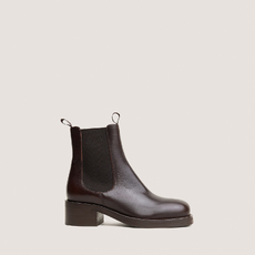 Chelsea boots with heels and round toes dark brown