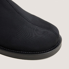 Round-Toe Lowboots black