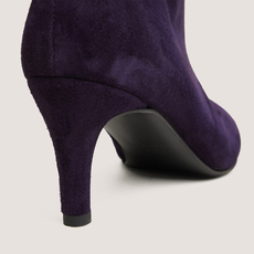 Heeled boots purple