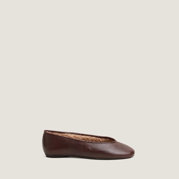 Round-toe ballet flats in brown vintage leather | DULCETTA