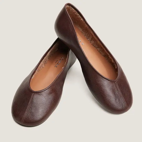 Round-toe ballet flats in brown vintage leather | DULCETTA
