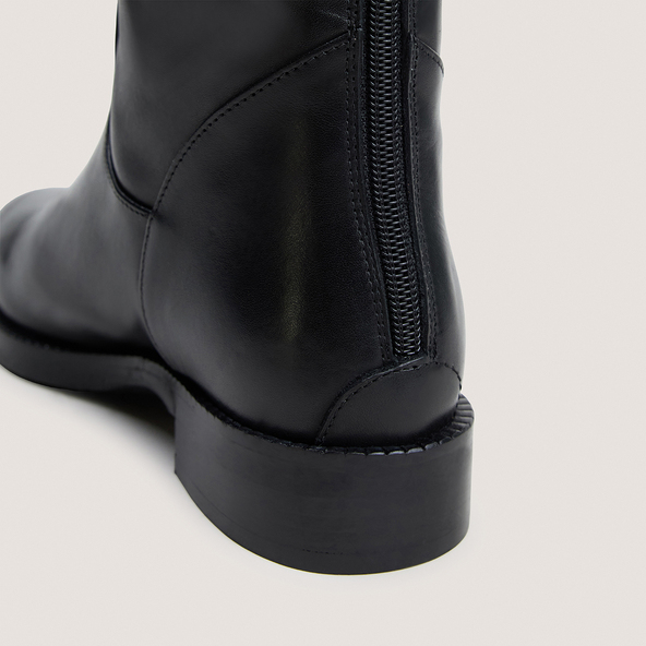 Round-Toe Boots in black leather wide calf size L | FLEUR