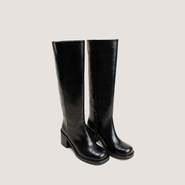 Heeled boots with round toes in black leather | DIVALA