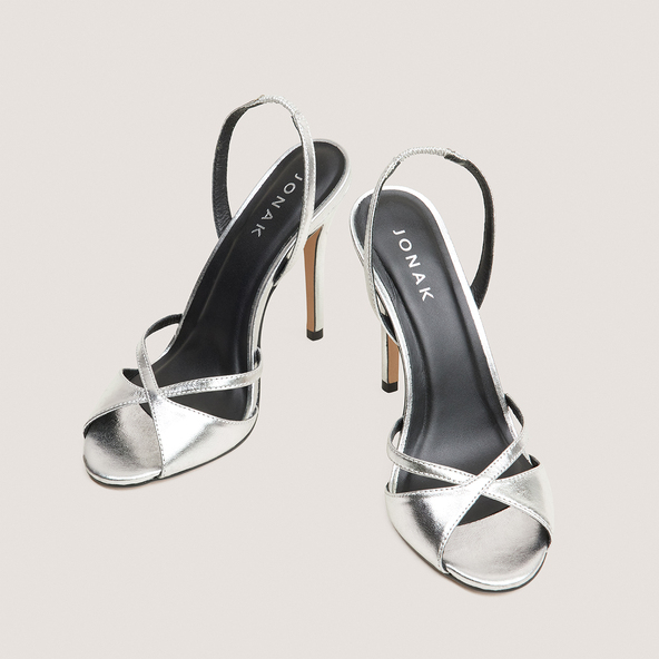 Heeled sandals with round toes in silver metallic leather | FANTAISIE