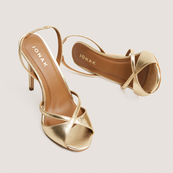 Heeled sandals with round toes in gold metallic leather | FANTAISIE