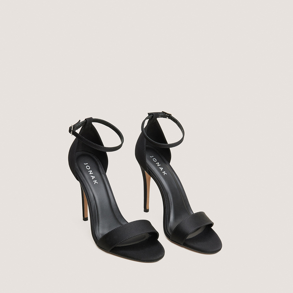Heeled sandals with round toes in black satin | FRISSON