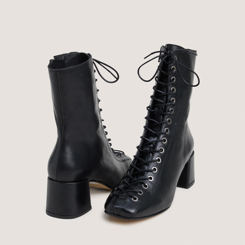 Heeled ankle boots black