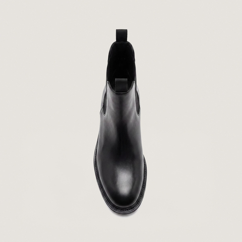 Round-toe boots black