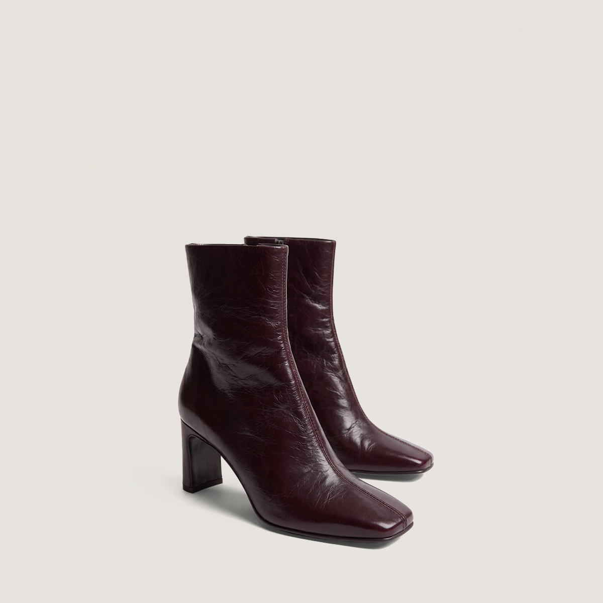 Heeled ankle boots with square toes dark brown