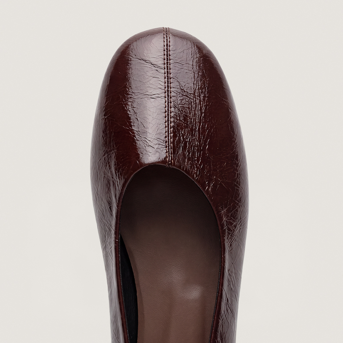Round-Toe Ballet Flats in brown patent leather | DALLETUS