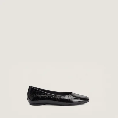Round-Toe Ballet Flats black