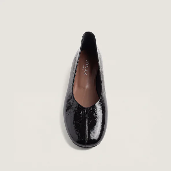 Round-Toe Ballet Flats in black patent leather | DALLETUS