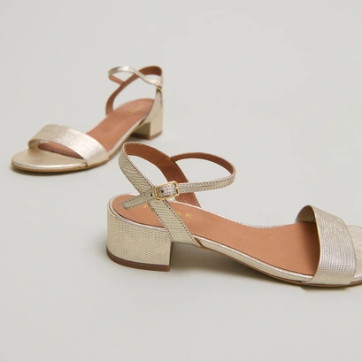 Sandales &agrave; talons carr&eacute;s in gold snakeskin-effect | via